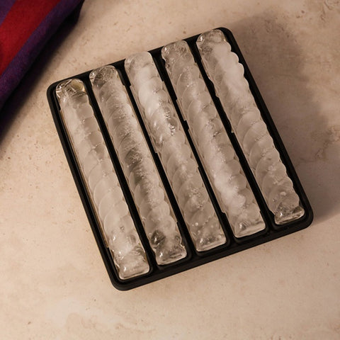 DESIGNSTUFF Spiral Twist Ice Cube Tray Black