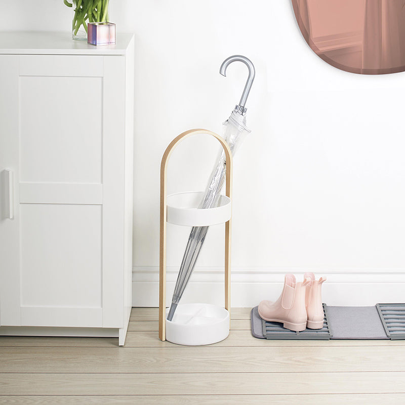 Witte paraplu, swivel, spigot en statief Witte paraplu, swivel, spigot en statief
